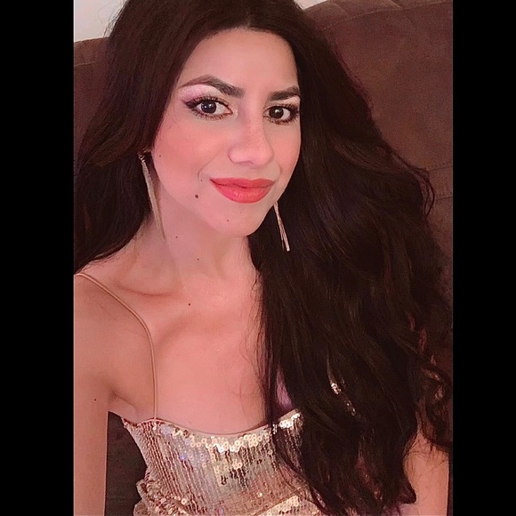 Meet your Posher, Ora - Picture 1 of 1